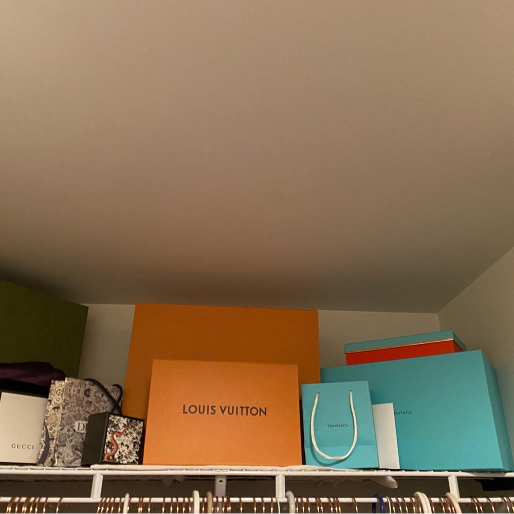 Meet your Posher, Ace